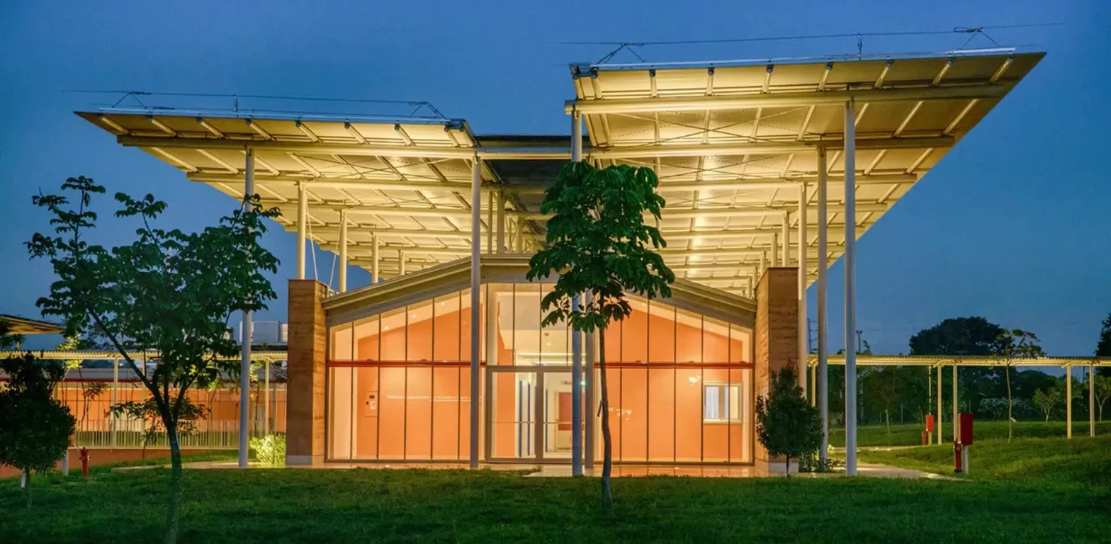 Un’architettura che cura: l’ospedale ‘scandalosamente bello’ di Renzo Piano in Uganda